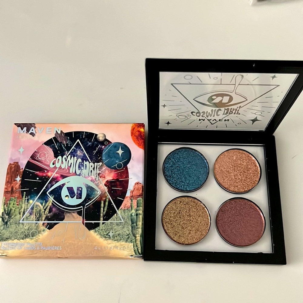 MAVEN BEAUTY
Cosmic Drip Eyeshadow Palette
Stargate